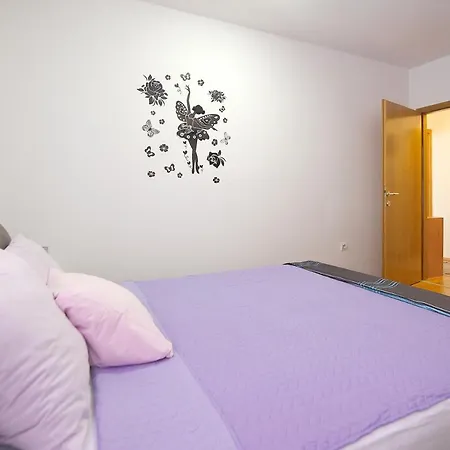 Lungo Mare With Terrace & Free Parking Apartamento