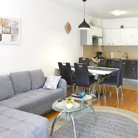 Lungo Mare With Terrace * Pula