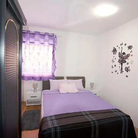 Lungo Mare With Terrace Пула