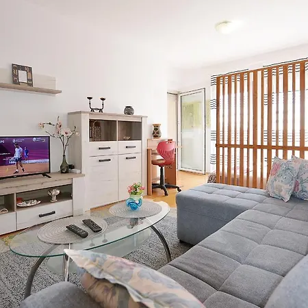 Lungo Mare With Terrace & Free Parking Apartamento *