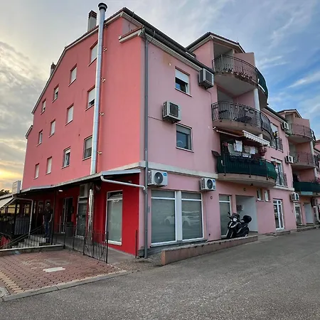 Apartmán Lungo Mare With Terrace Pula