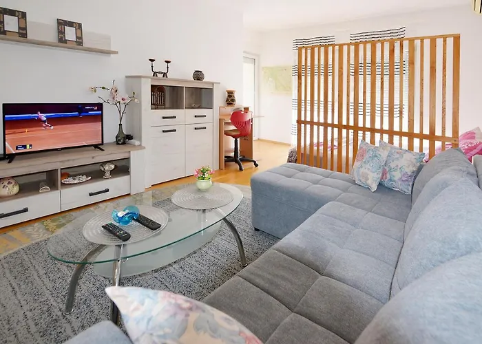 Lungo Mare With Terrace & Free Parking