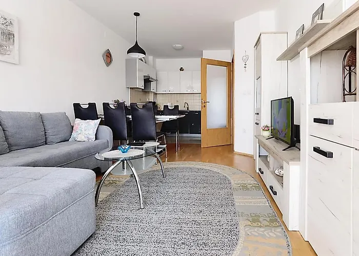 Lägenhet Lungo Mare With Terrace & Free Parking Pula