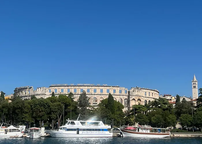 شقة Lungo Mare With Terrace & Free Parking