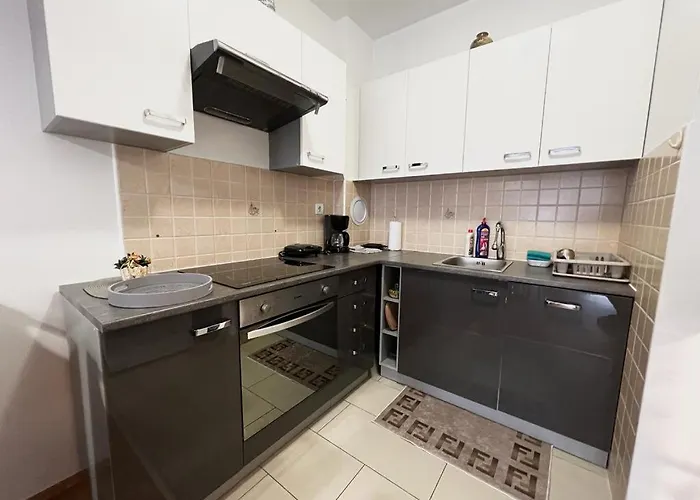 Lungo Mare With Terrace & Free Parking